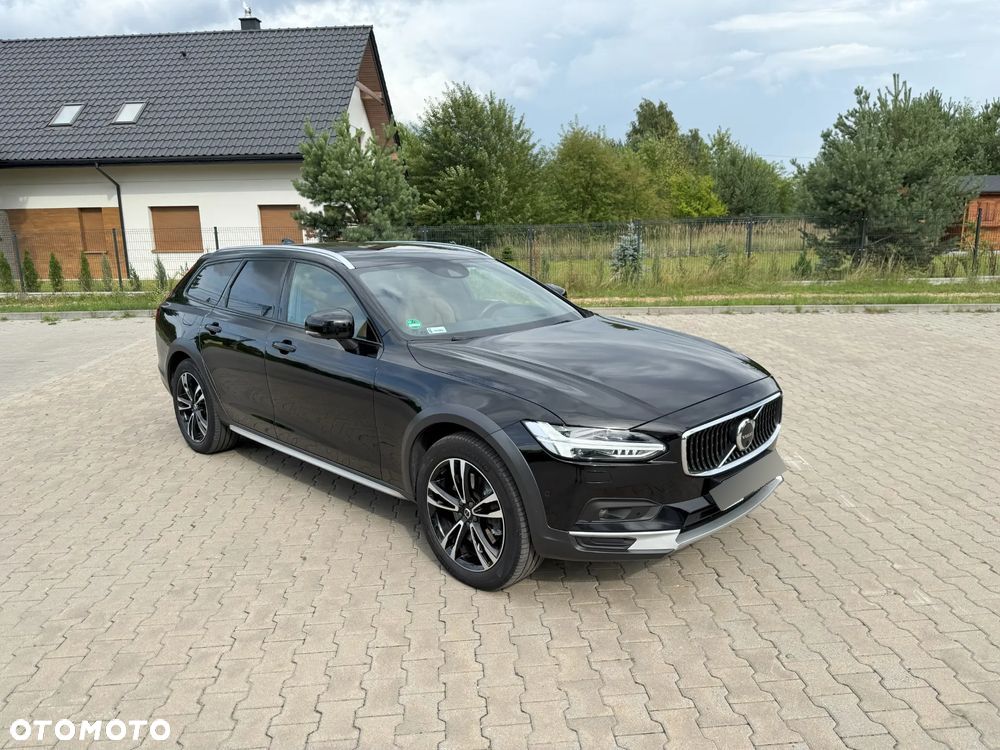 Volvo V90 Cross Country D5 AWD Pro - 1
