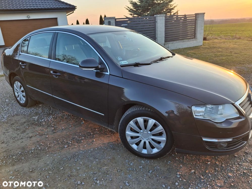 Volkswagen Passat 2.0 TDI Comfortline - 11