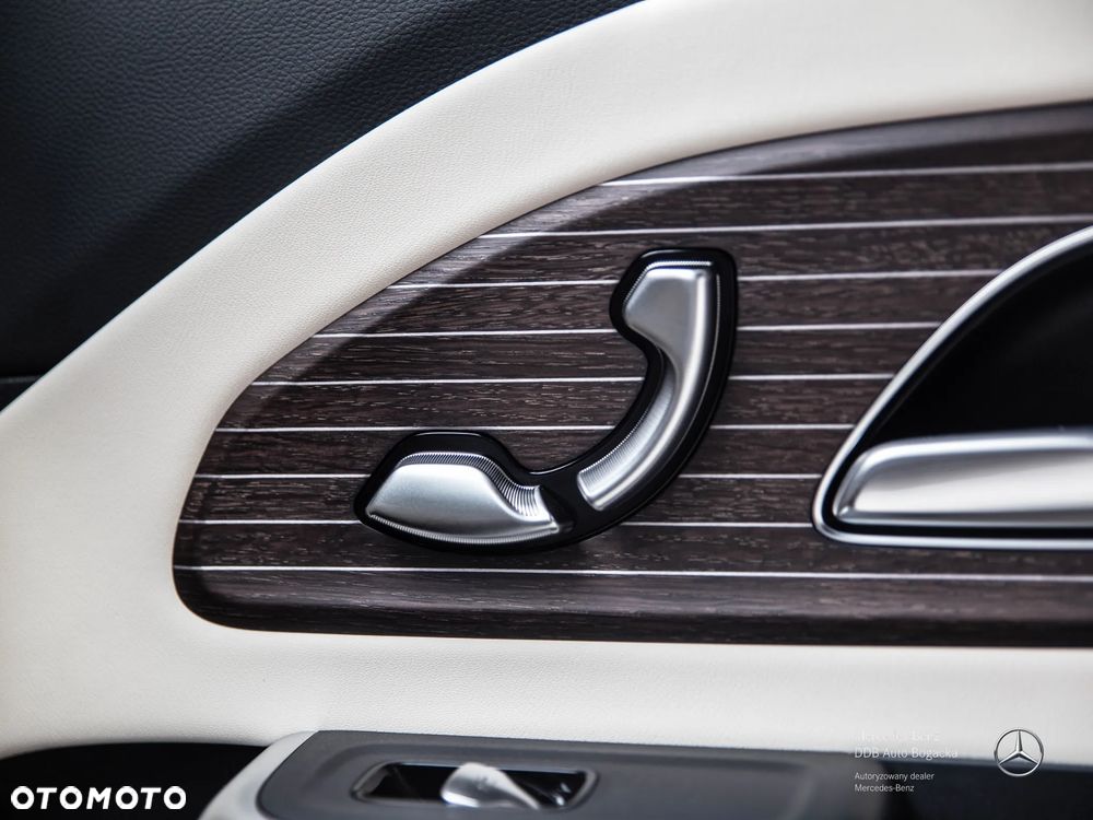 Mercedes-Benz GLB - 9