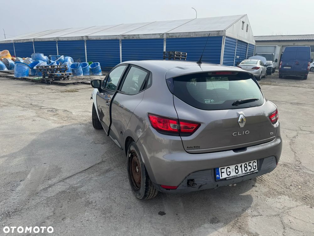 Renault Clio - 11
