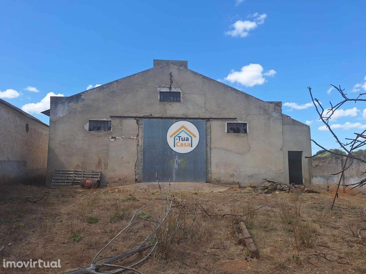 Terreno Urbano com Casas e Armazém e Terreno Rústico em Santa Luzia no - Grande imagem: 3/15