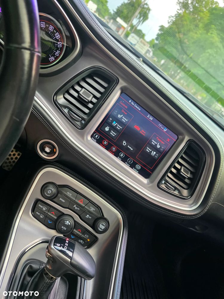 Dodge Challenger 3.6 SXT Plus - 12