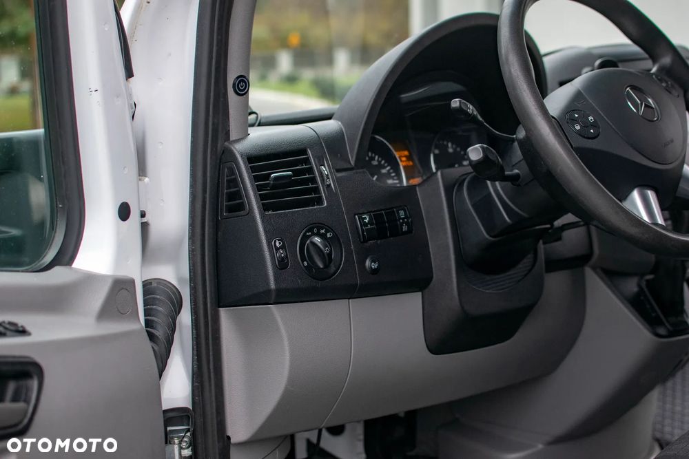 Mercedes-Benz Sprinter 319 - 4