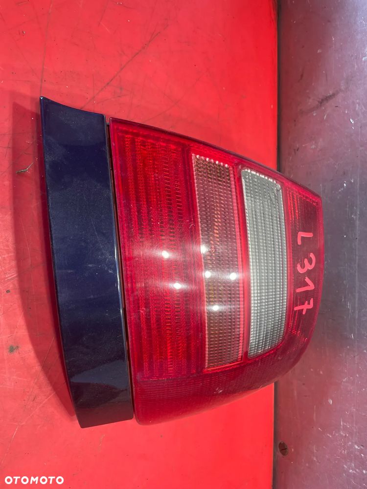 LAMPA PRAWY TYŁ AUDI A4 B5 - 6