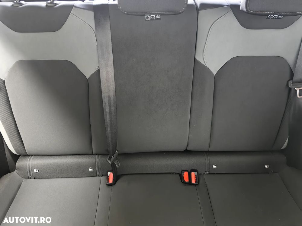 Dacia Duster Hybrid-G 150 4x4 Extreme - 12