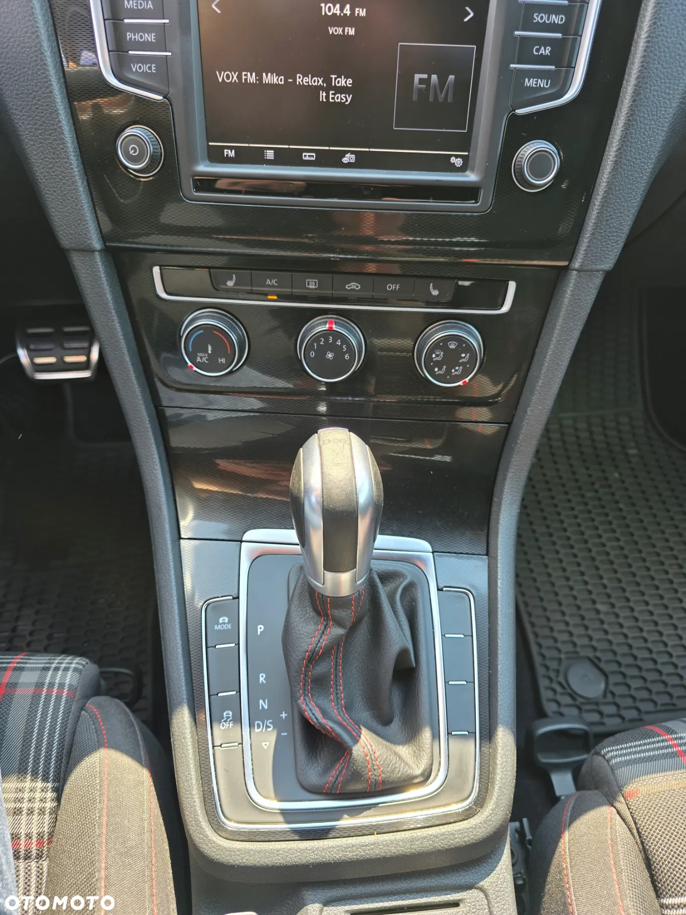 Volkswagen Golf GTI BlueMotion Technology DSG - 25