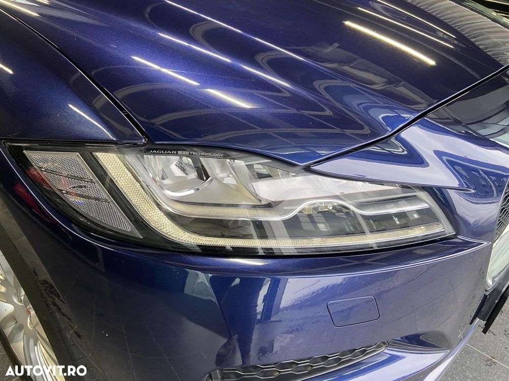 Jaguar F-Pace D300 AWD - 27