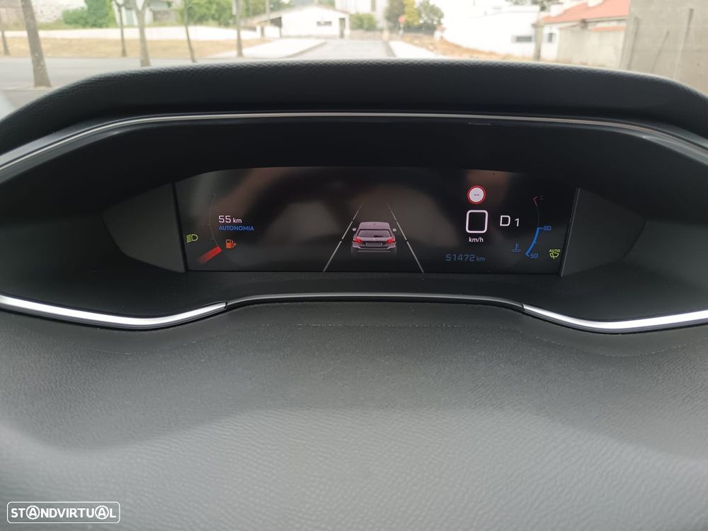 Peugeot 308 1.2 PureTech S&S Road Trip EAT8 - 24