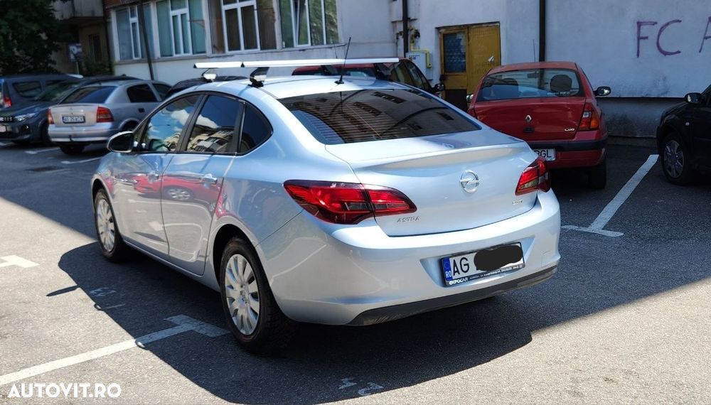 Opel Astra 1.6 CDTI ECOTEC ECOFlex Start/Stop Enjoy - 4