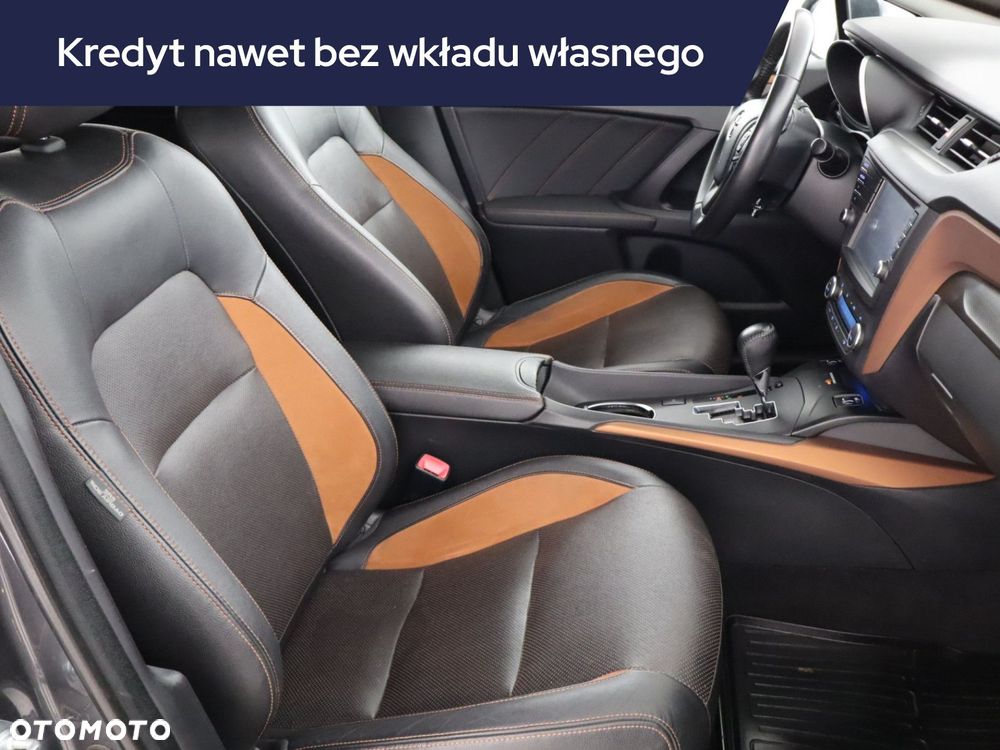 Toyota Avensis - 11