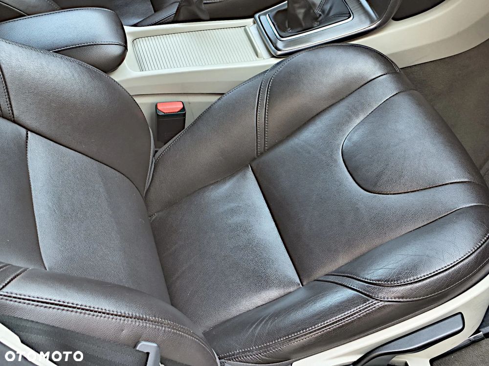 Volvo V40 D2 Kinetic - 22