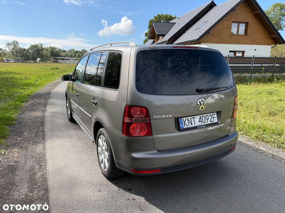 Volkswagen Touran 1.4 TSI Highline DSG - 4