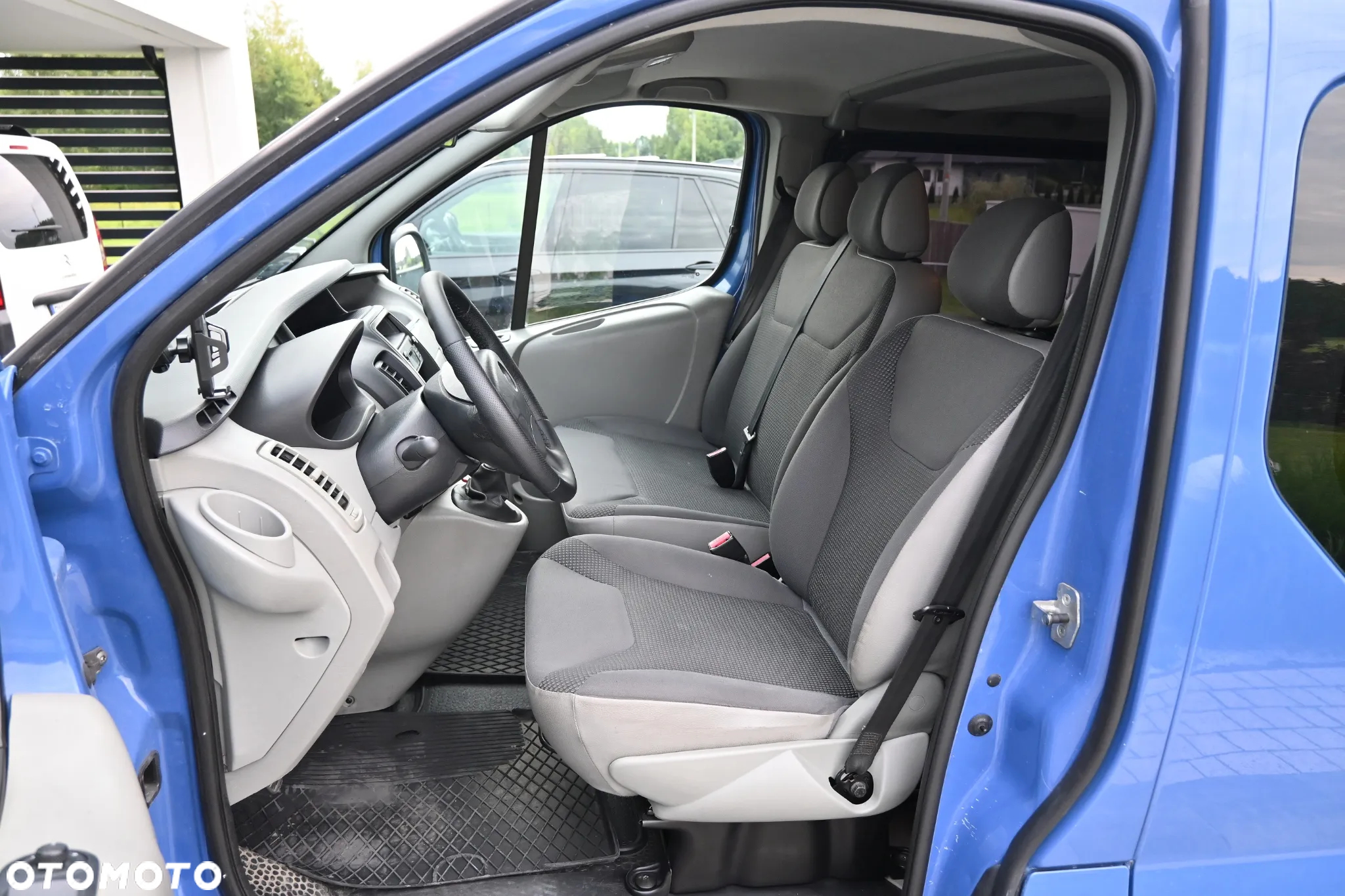 Opel Vivaro - 10