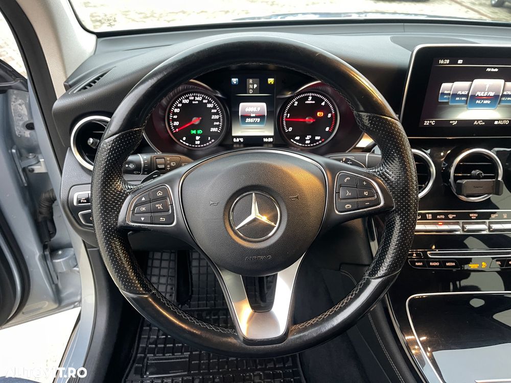 Mercedes-Benz GLC 220 d 4Matic 9G-TRONIC Exclusive - 38