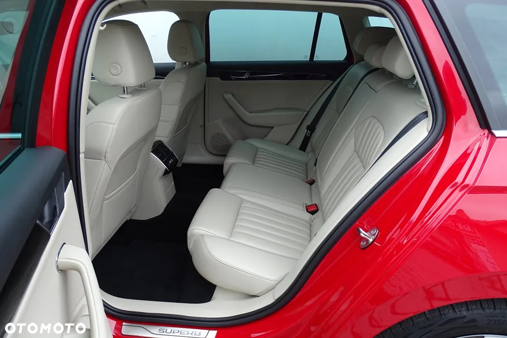 Skoda Superb 1.4 TSI Plug-In Hybrid L&K DSG - 24
