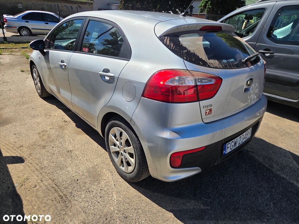 Kia Rio 1.4 crdi M - 4