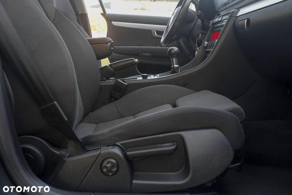 Audi A4 Avant 2.0 TDI DPF - 35