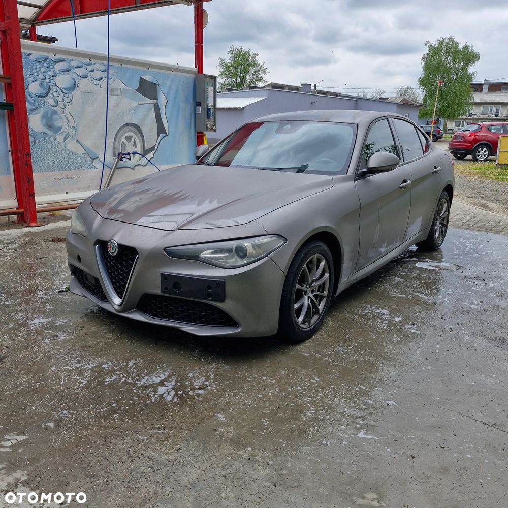 Alfa Romeo Giulia 2.2 - 2