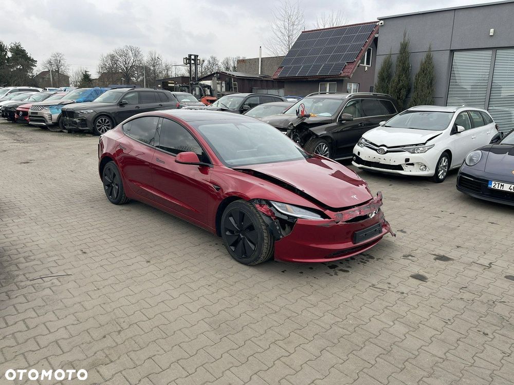 Tesla Model 3 - 2
