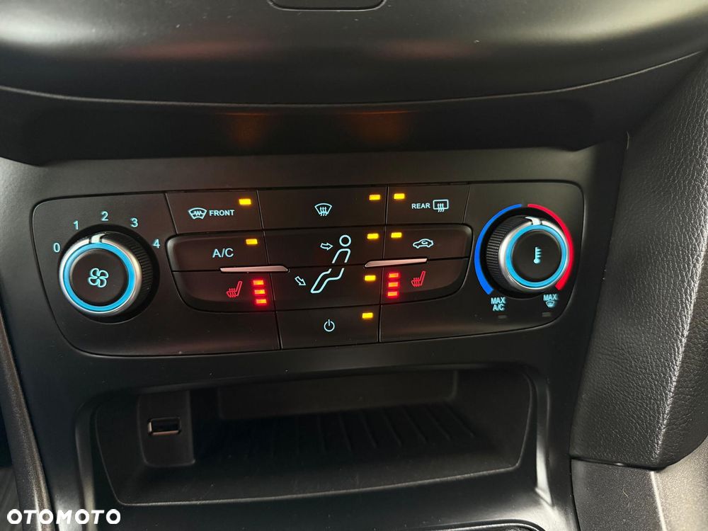 Ford Focus 1.5 EcoBlue Start-Stopp-System COOL&CONNECT - 31