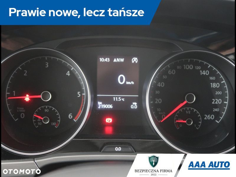 Volkswagen Touran - 12