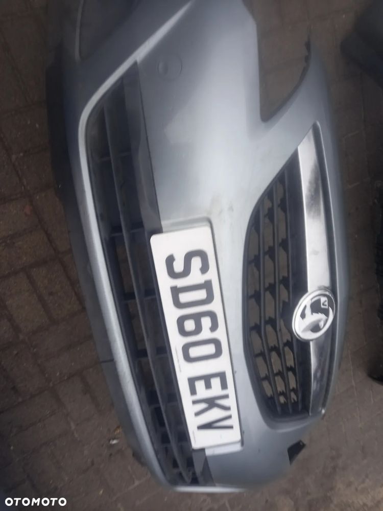 Zderzak Przod Opel Meriva B srebrny Halogeny - 1