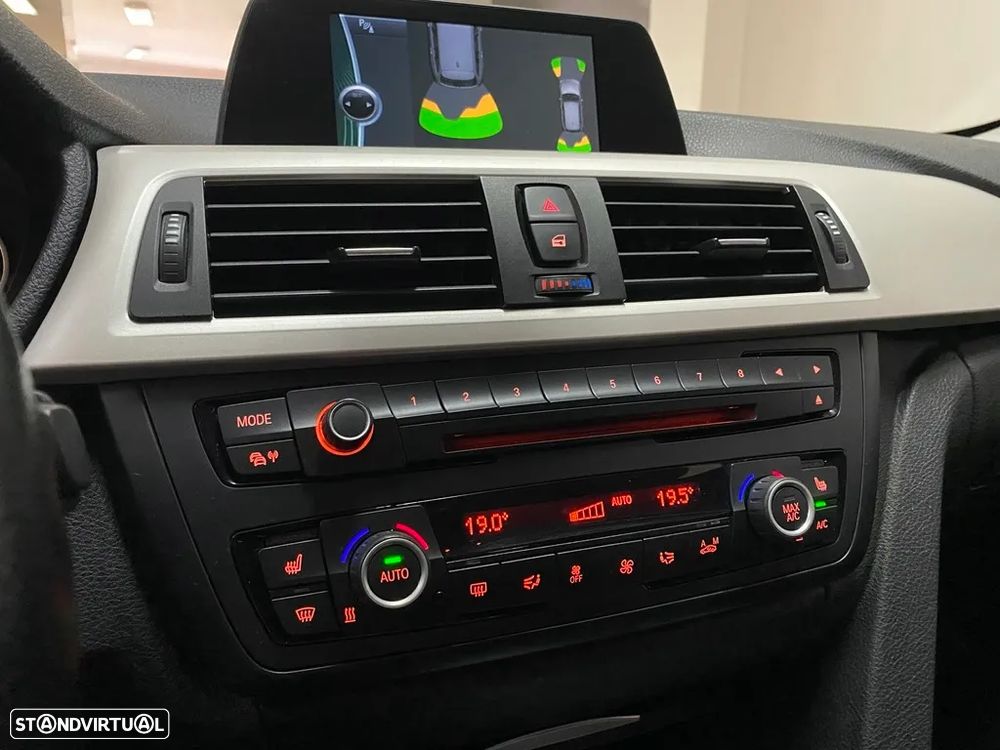 BMW 318 d Auto Exclusive - 28