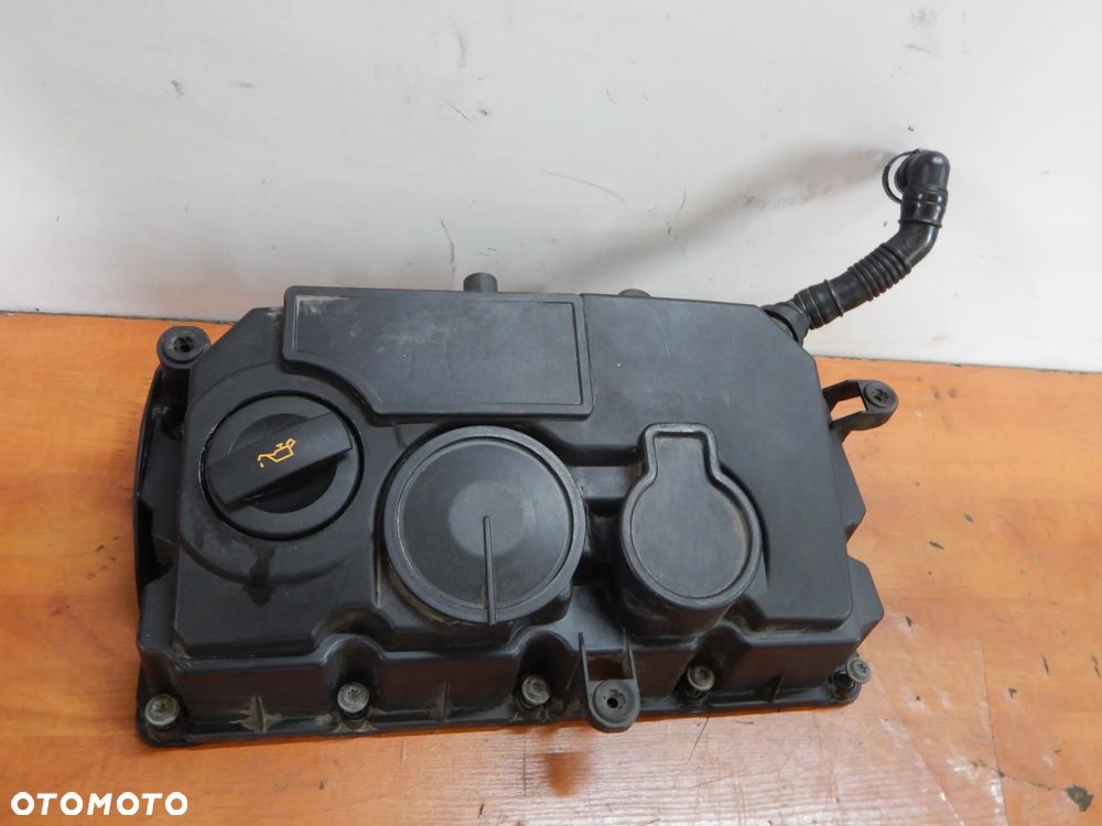 Pokrywa zaworów 1.9 tdi  VW Caddy Seat Skoda Audi 05-14 Łuków części - 1