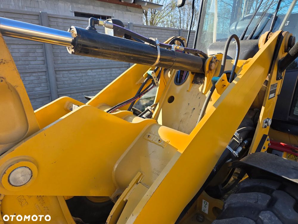Caterpillar CAT 906 - 19