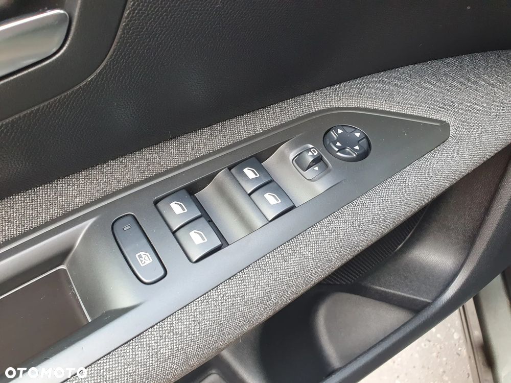 Peugeot 3008 BlueHDi 130 Stop & Start Allure - 23