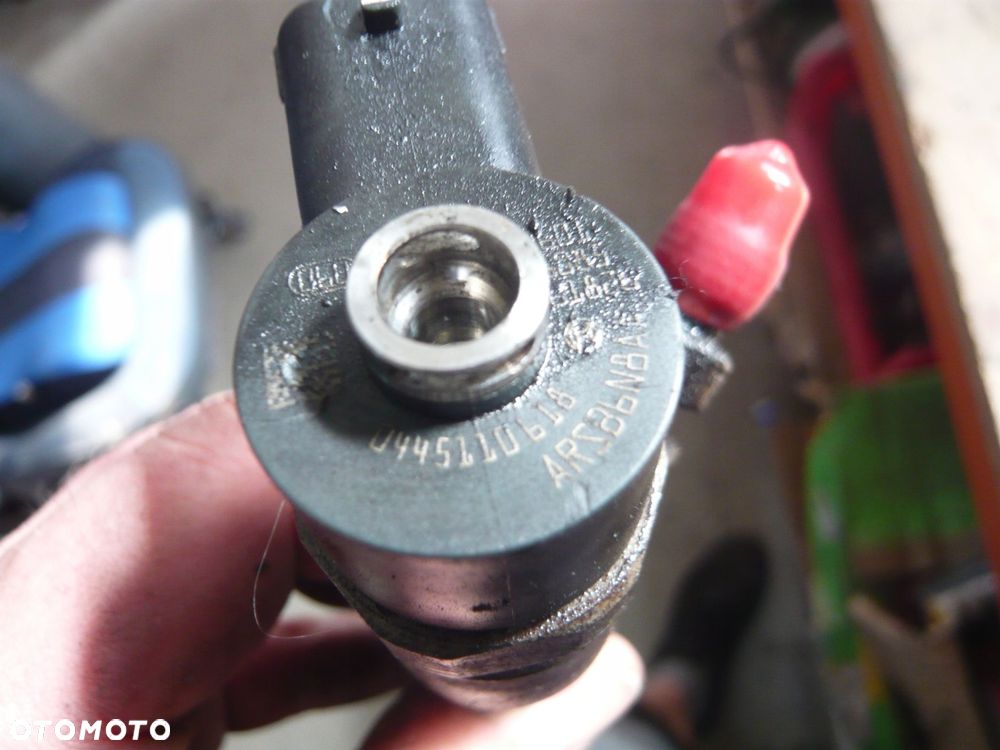 wtryskiwacz 0445110618 opel corsa e - 2