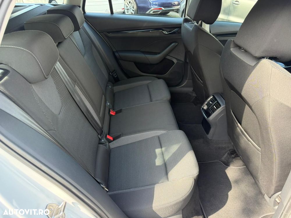 Skoda Octavia 2.0 TDI DSG Ambition - 22
