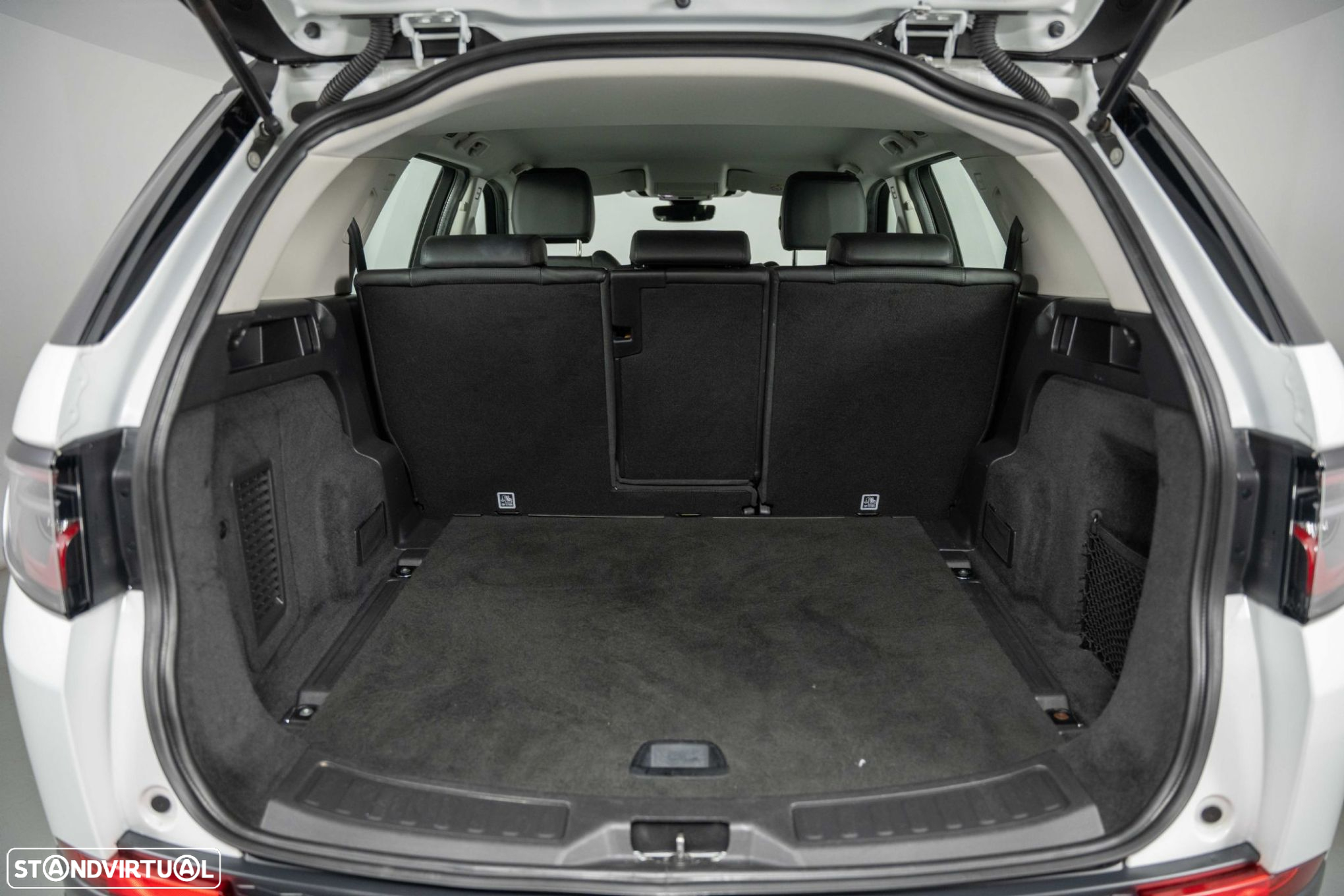 Land Rover Discovery Sport 1.5 I3 P300e AWD - 12