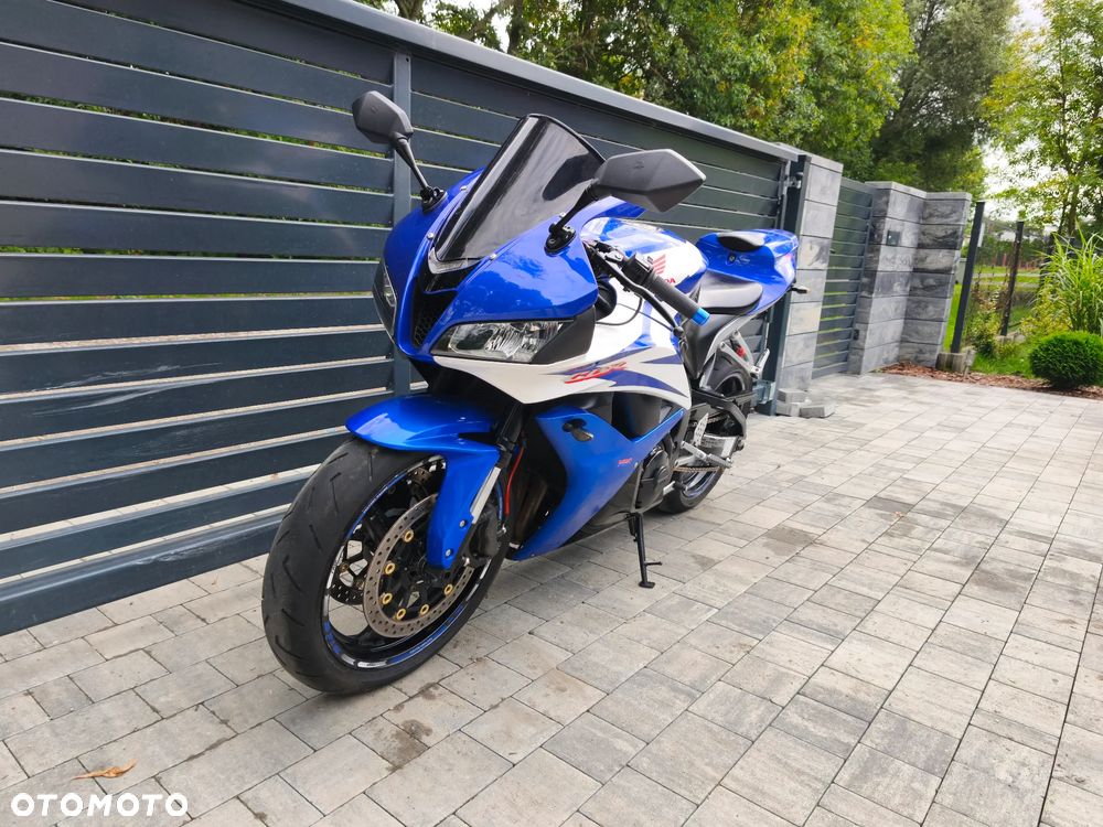 Honda CBR - 8