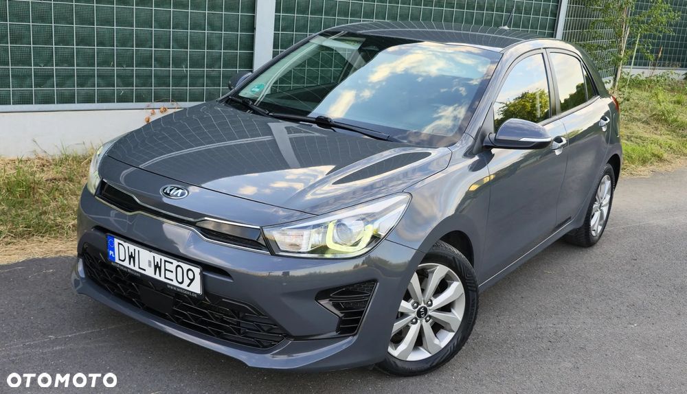 Kia Rio 1.2 L - 4