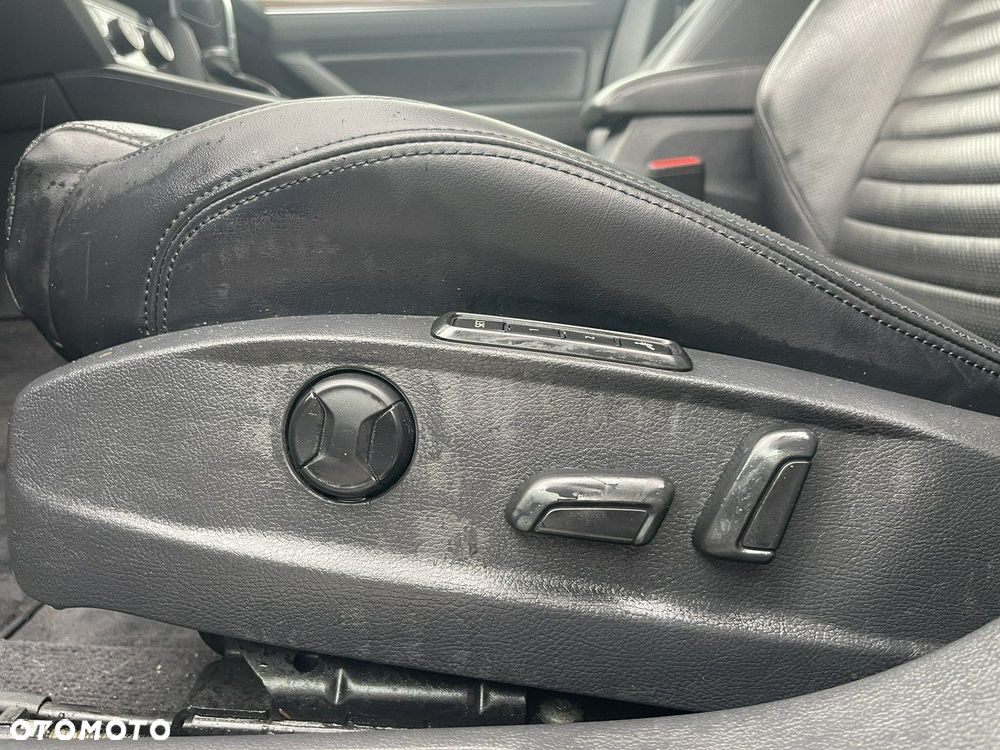 Volkswagen Passat Variant 2.0 TDI SCR 4Motion DSG (BMT) Highline - 12