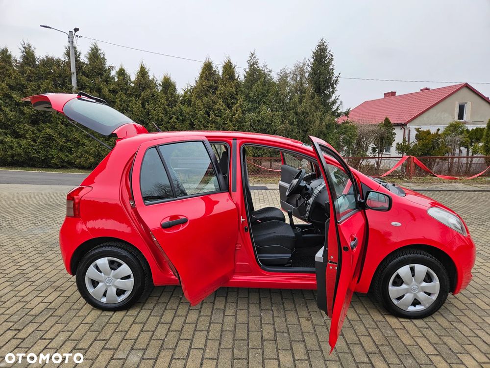 Toyota Yaris 1.0 Terra - 31