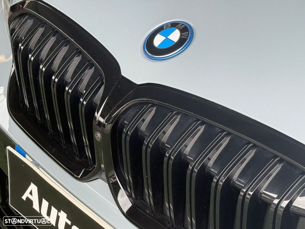 BMW 330 e Pack Desportivo M Auto - 22
