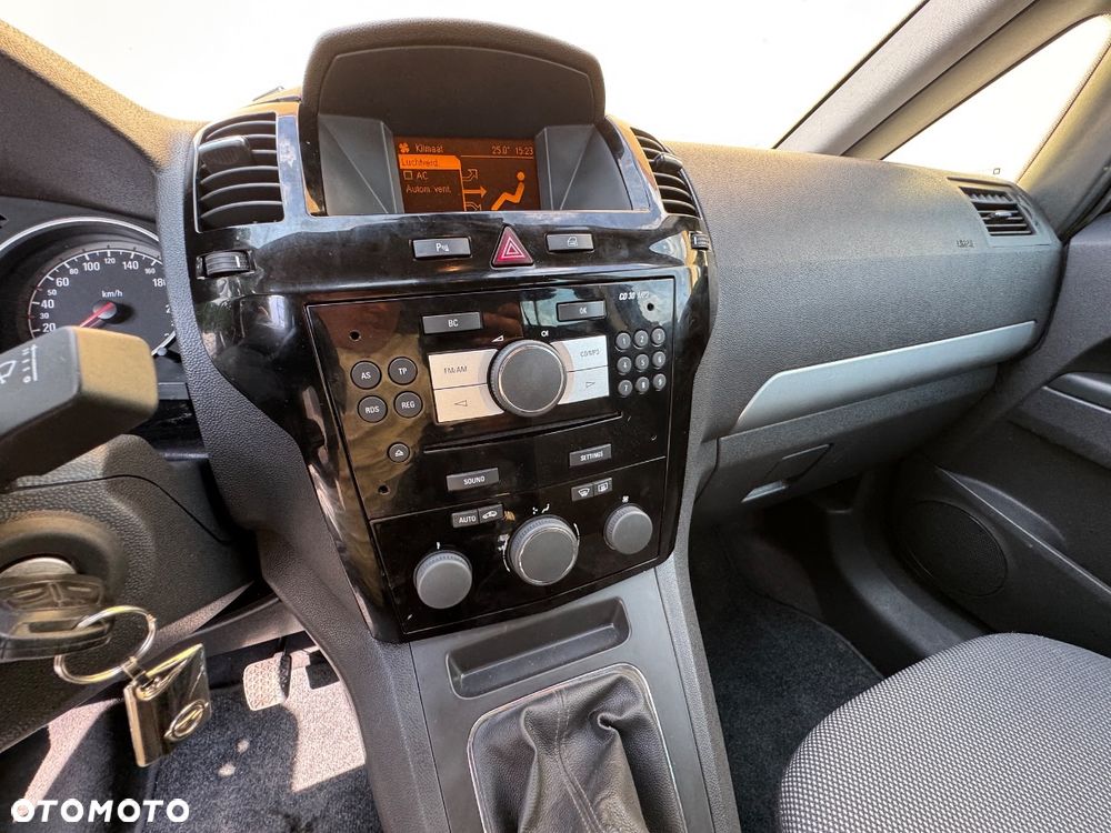 Opel Zafira 1.6 Cosmo - 17