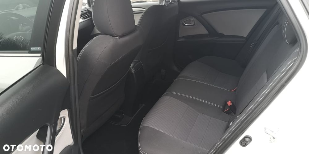 Toyota Avensis 2.0 D-4D Premium - 25