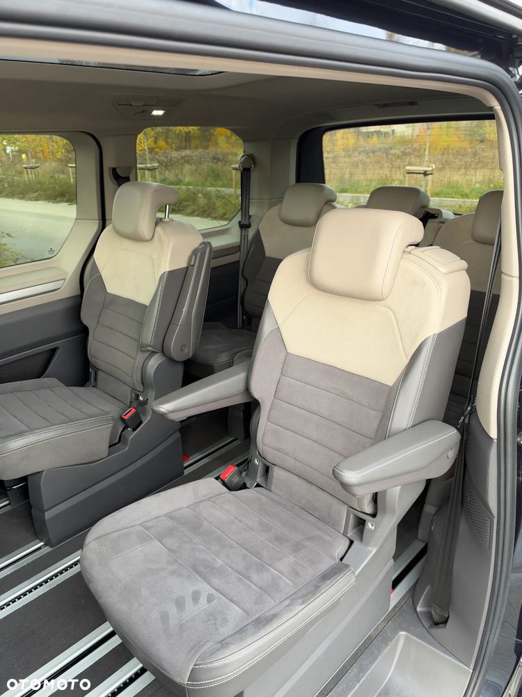 Volkswagen Multivan - 11