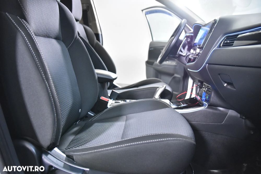 Mitsubishi Outlander - 11