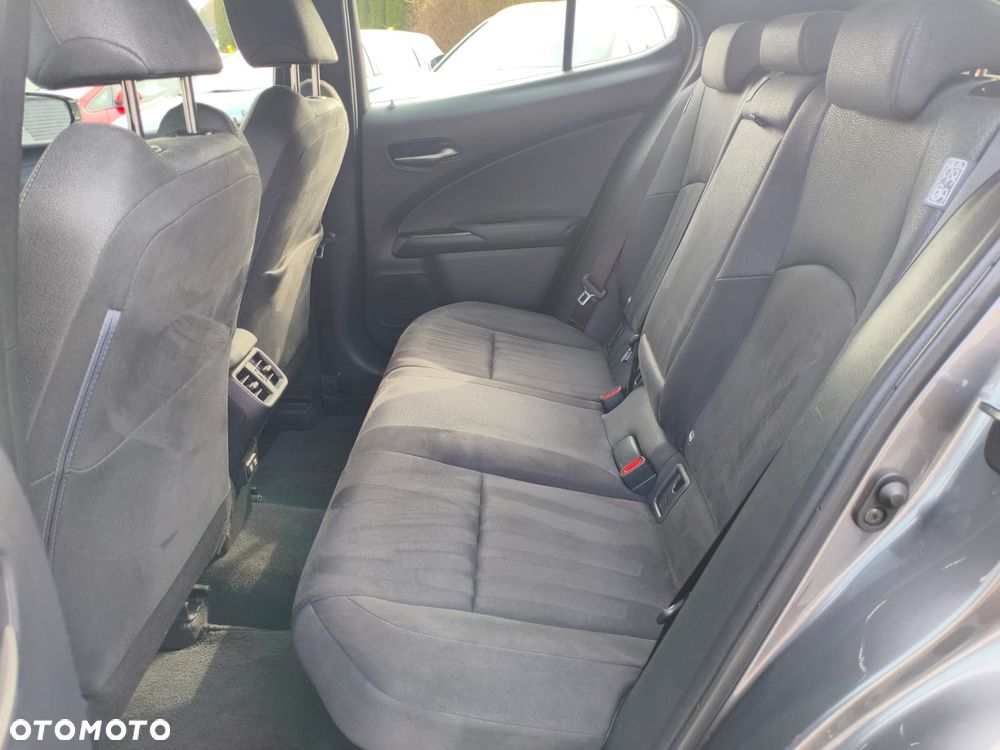 Lexus UX 250h GPF Business AWD - 16
