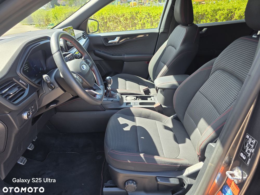 Ford Kuga 1.5 EcoBoost ST-LINE - 25