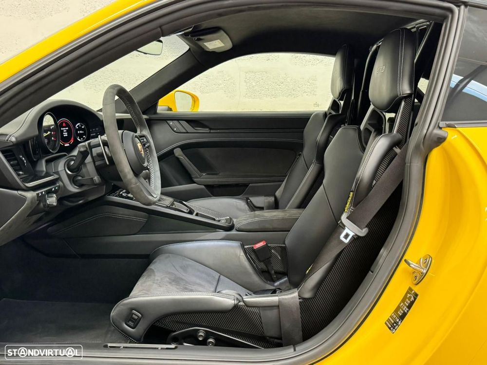 Porsche 911 (992) GT3 PDK - 21