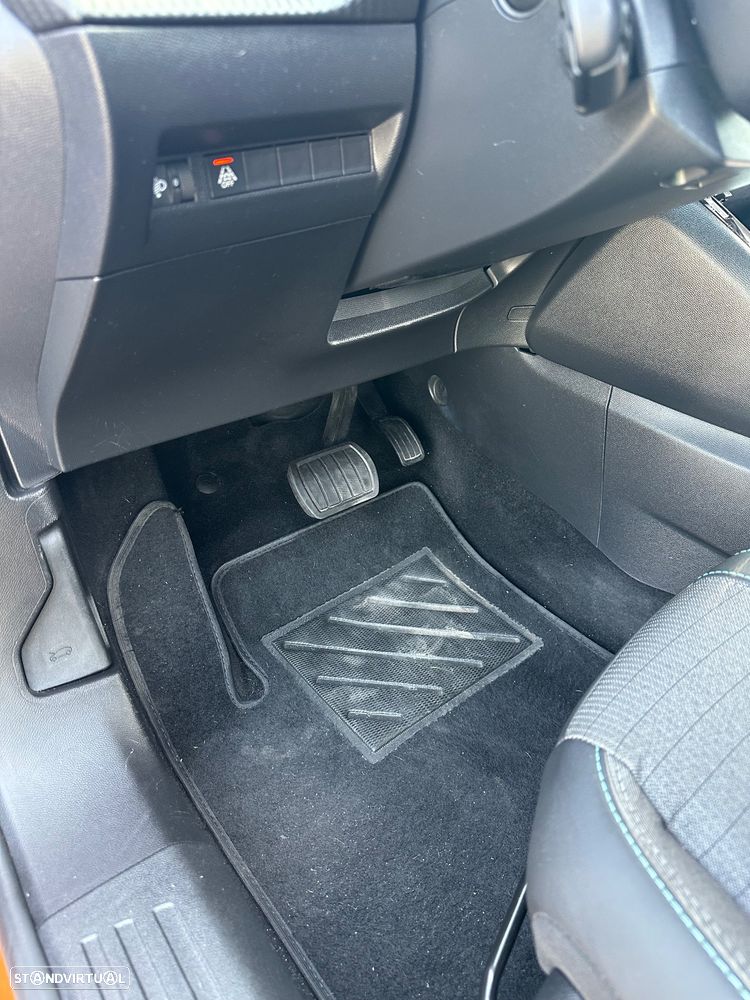 Peugeot 2008 PureTech 130 EAT8 Allure - 38