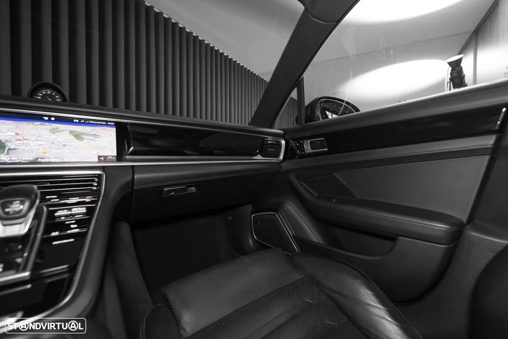 Porsche Panamera Sport Turismo 4 E-Hybrid - 17