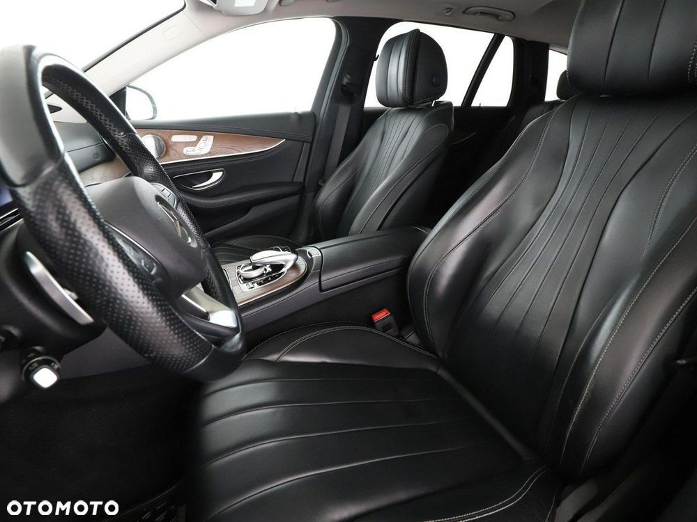 Mercedes-Benz Klasa E 220 d 4-Matic All-Terrain - 13