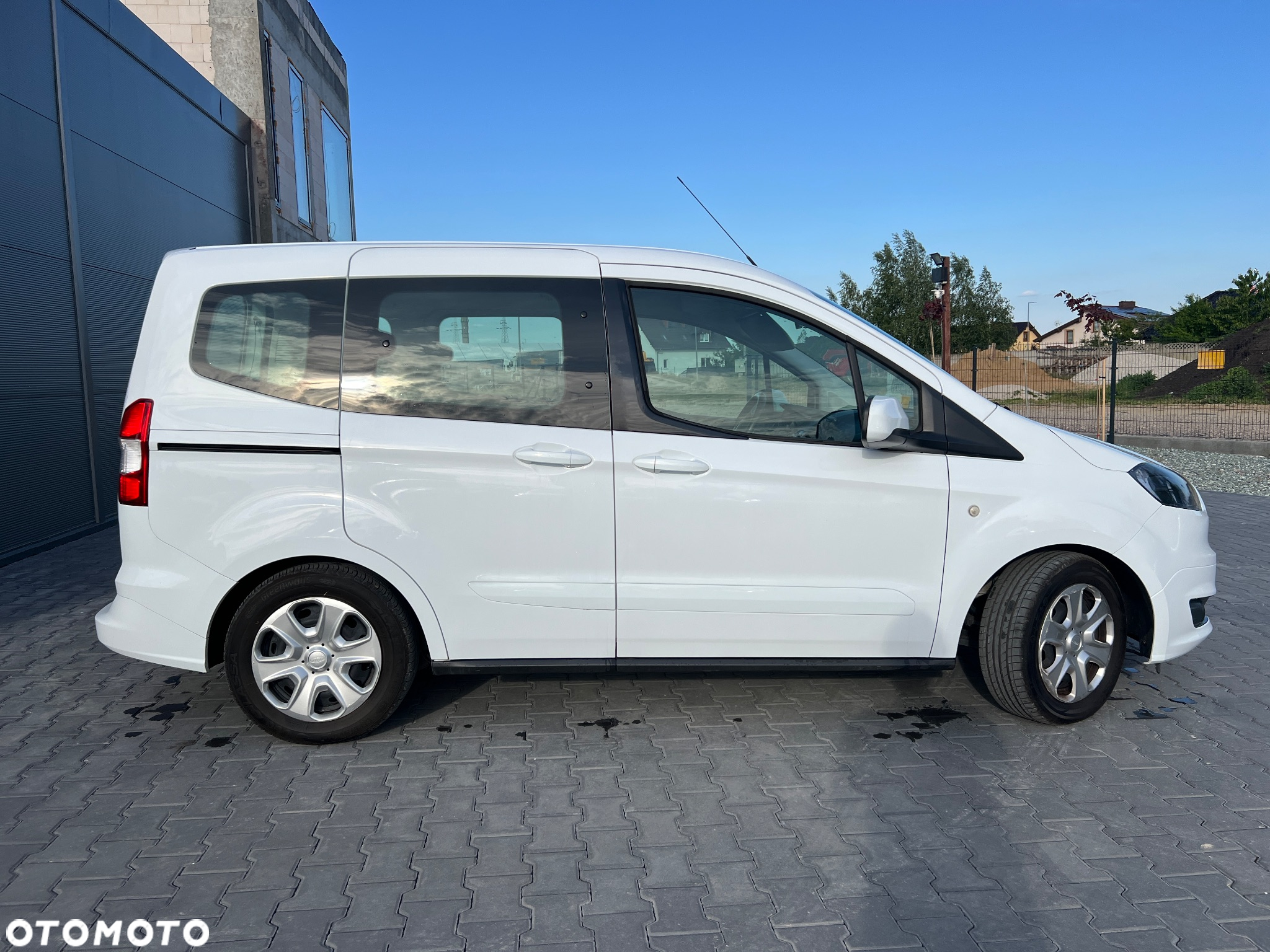 Ford Tourneo Courier 1.0 EcoBoost Trend - 8