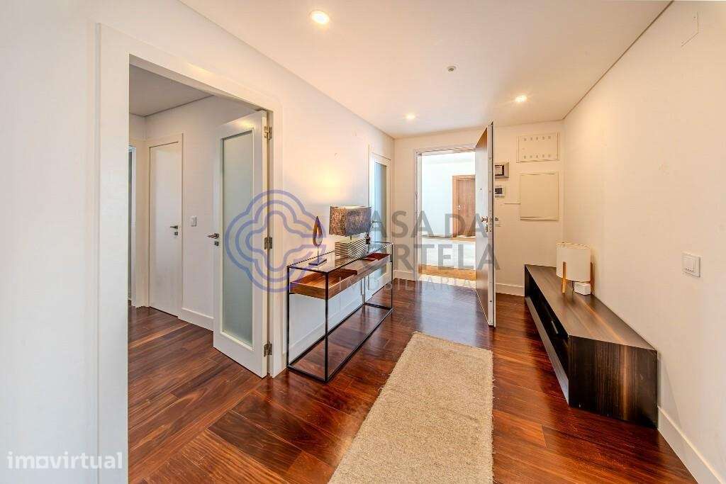 Apartamento Duplex T5 de Luxo com Terraço, Piscina e Garagem – Estoril - Grande imagem: 4/60